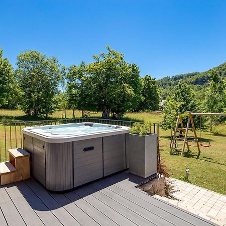 Modern Alpine Monsalbius Chalet Baske Ostarije Eksteriør billede