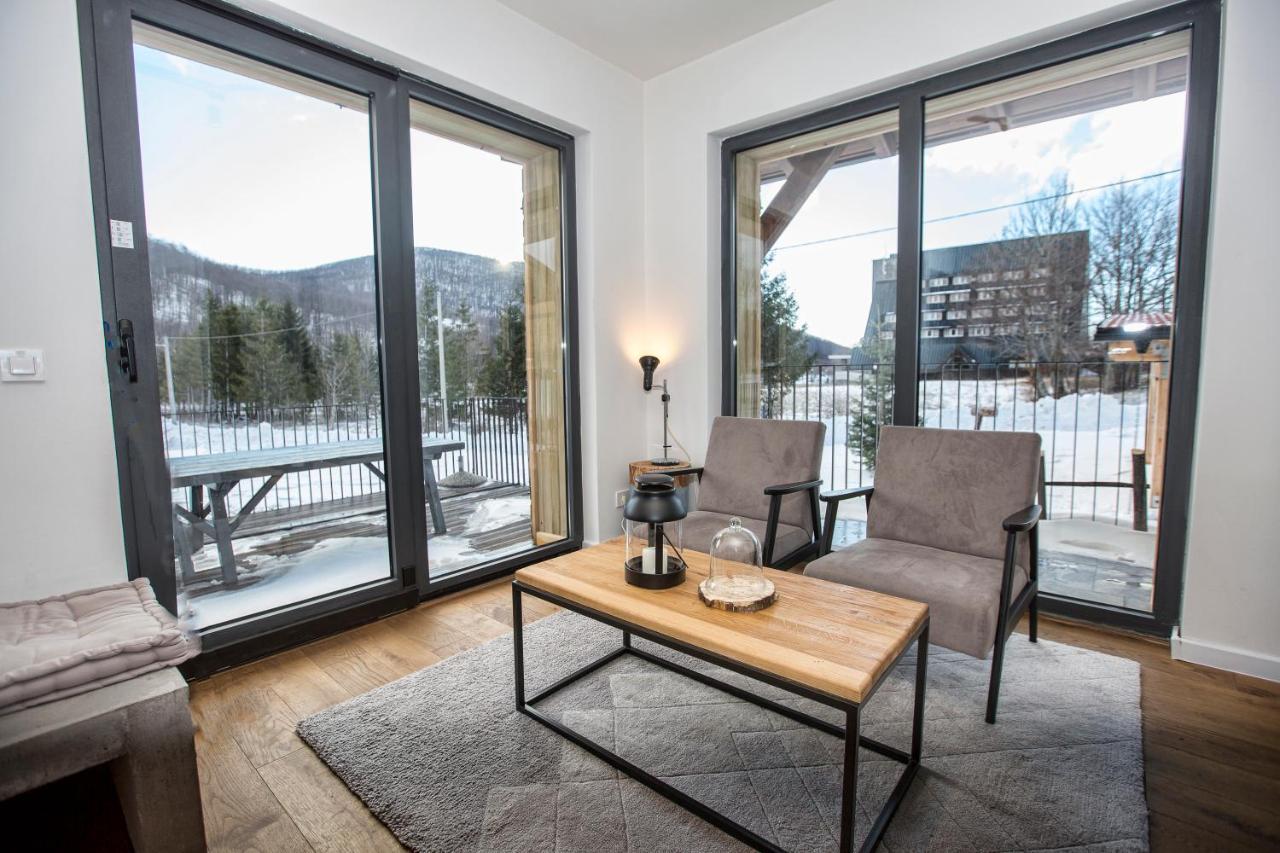 Modern Alpine Monsalbius Chalet Baske Ostarije Eksteriør billede