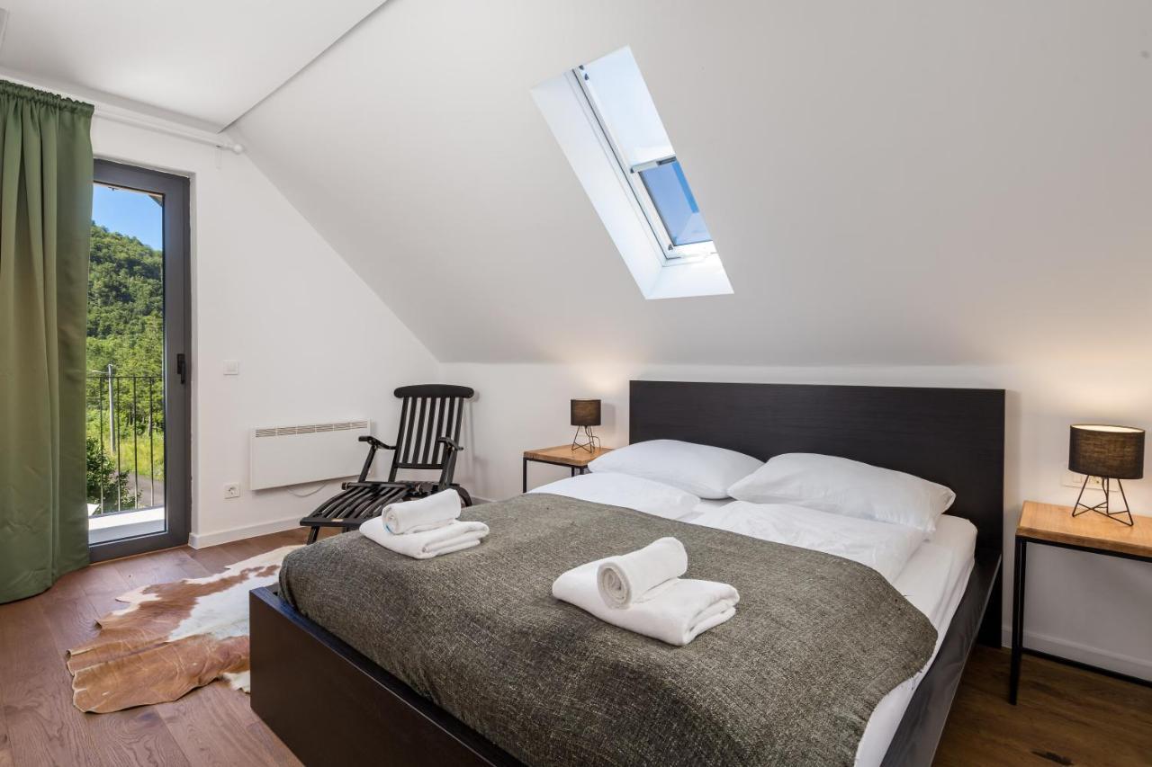 Modern Alpine Monsalbius Chalet Baske Ostarije Eksteriør billede