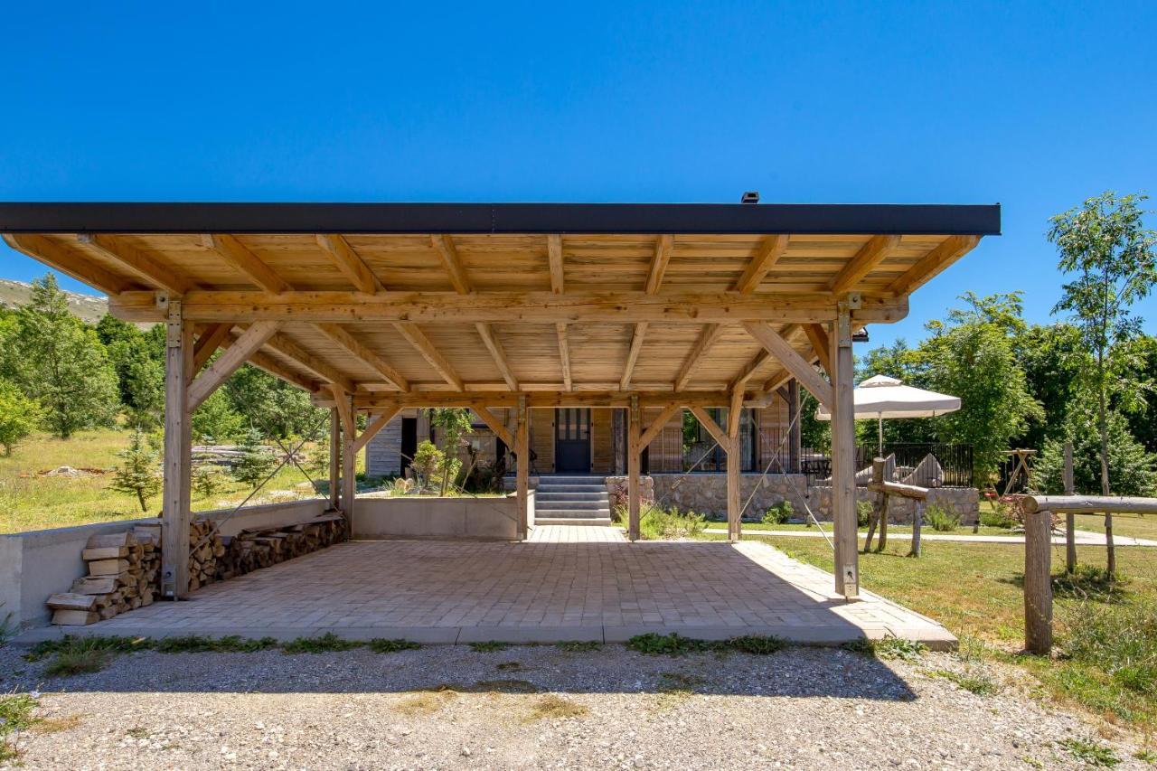 Modern Alpine Monsalbius Chalet Baske Ostarije Eksteriør billede