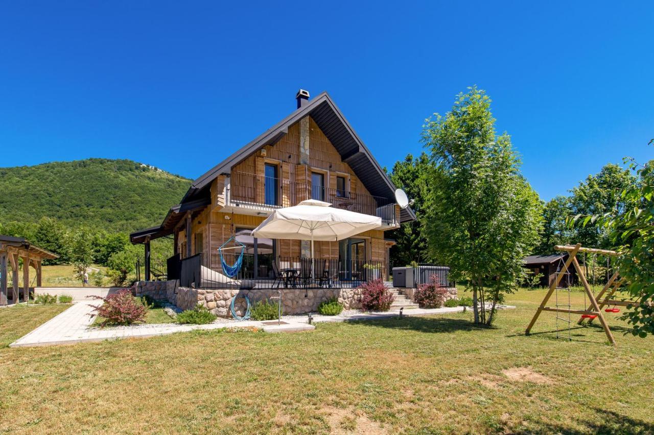 Modern Alpine Monsalbius Chalet Baske Ostarije Eksteriør billede